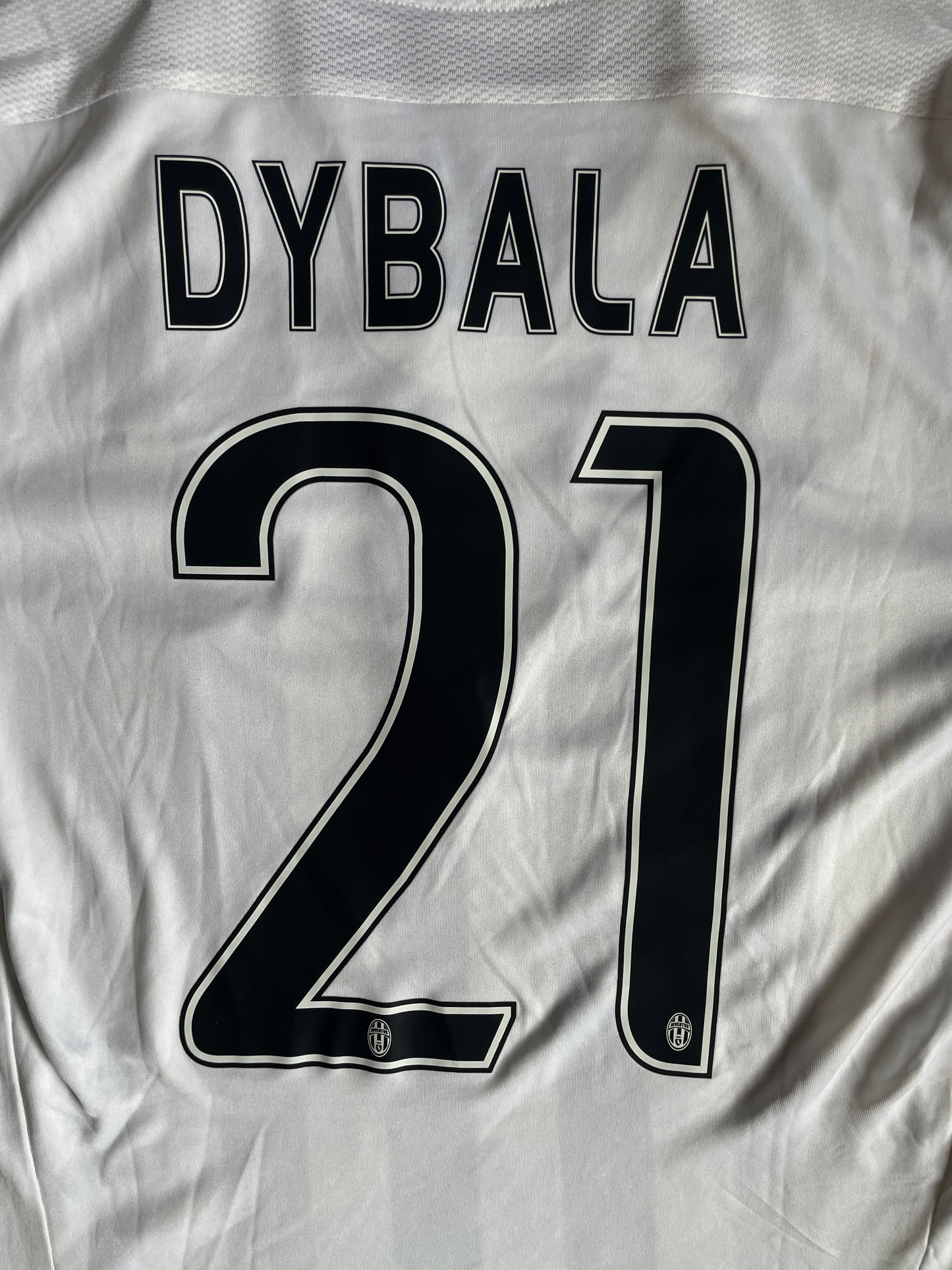 Juventus 15/16 Home - DYBALA #21 - M
