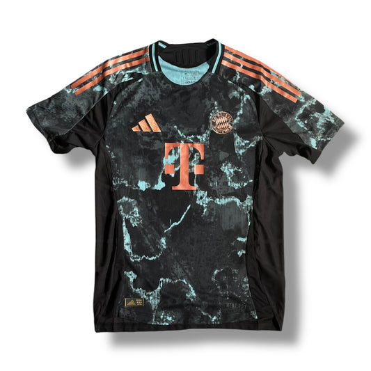 Bayern Munich 24/25 Away - Player Issue - M BNWT