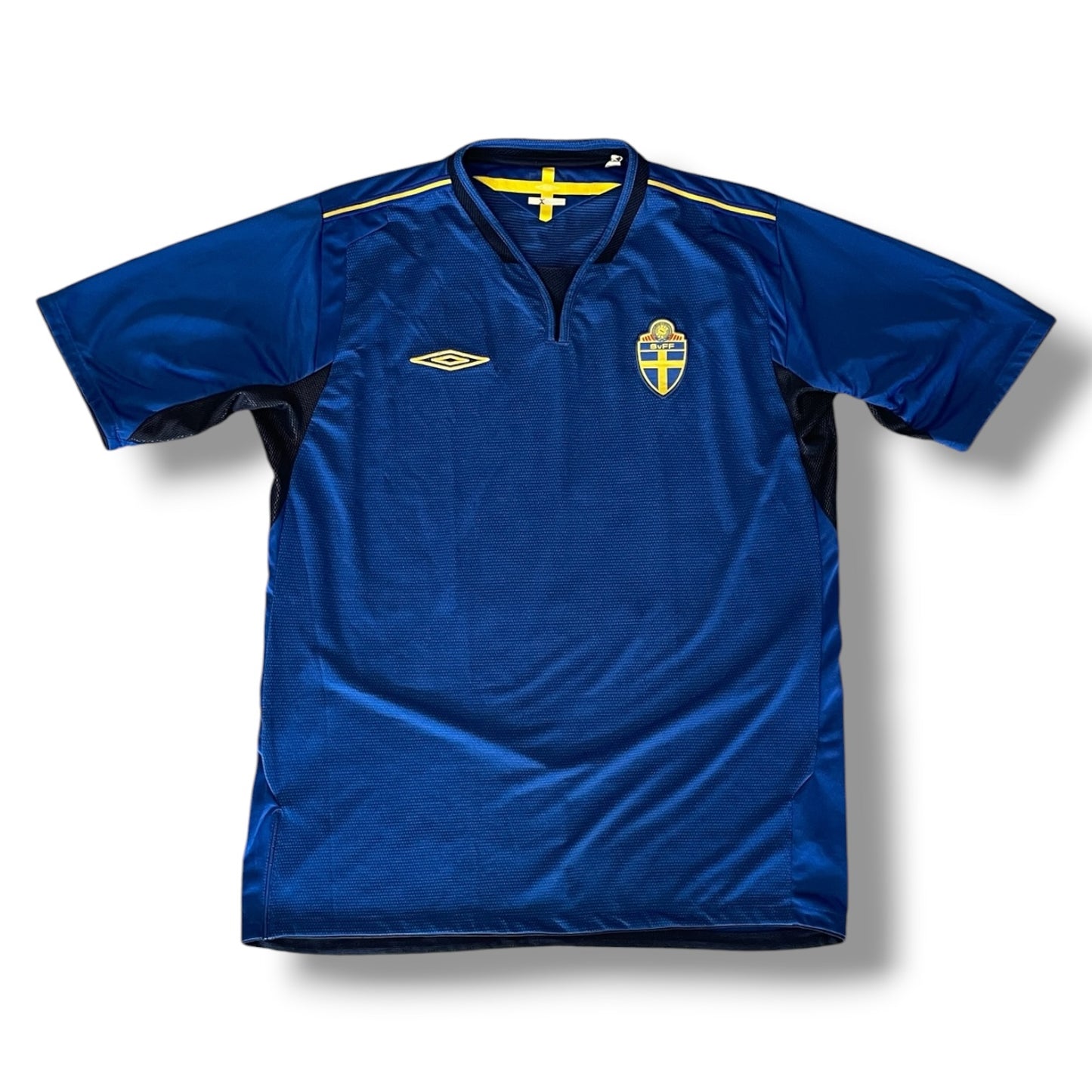 Sweden 03/04 Away - XL Fits L