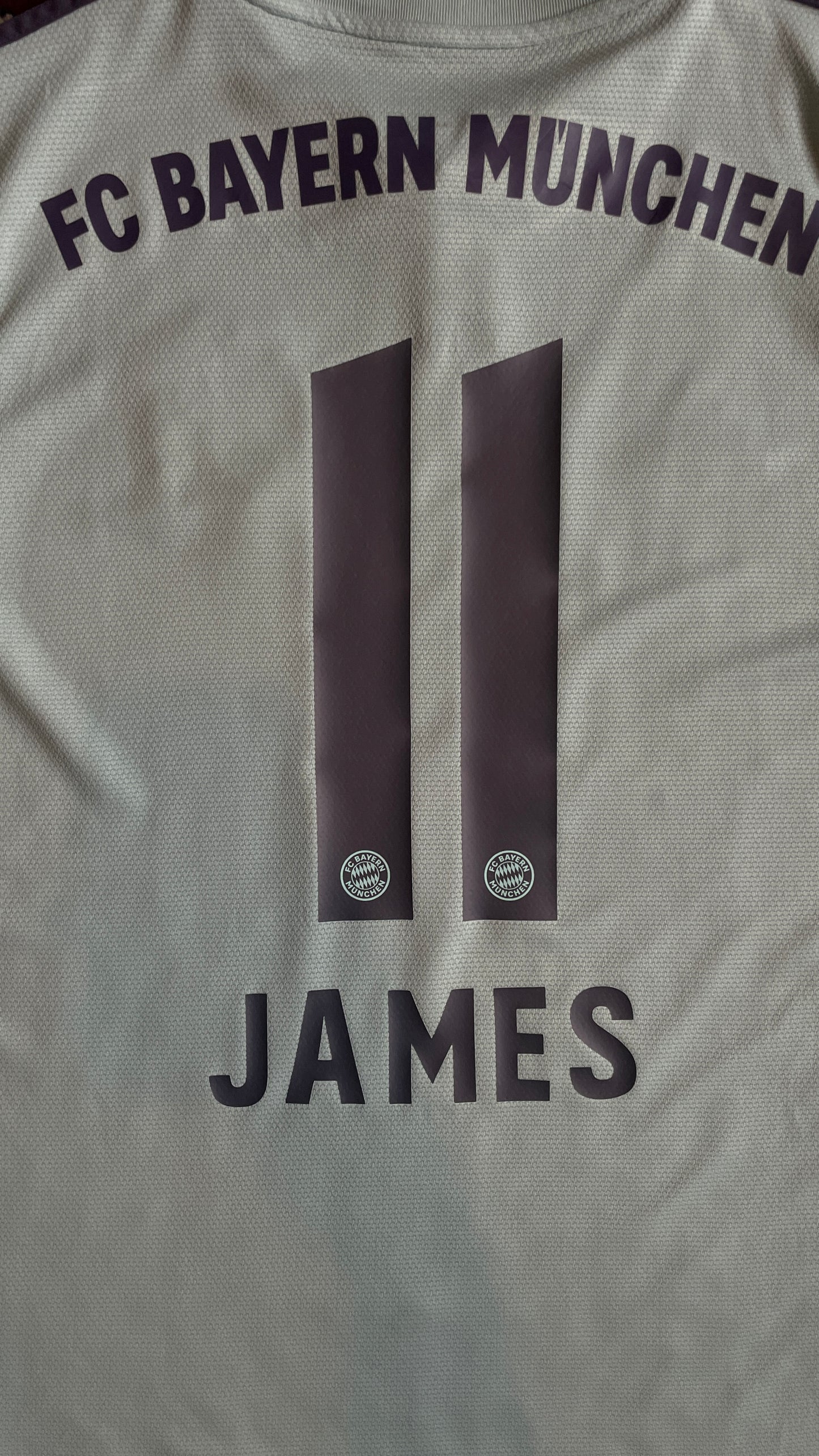 Bayern Munich 18/19 Away - JAMES #11 - L