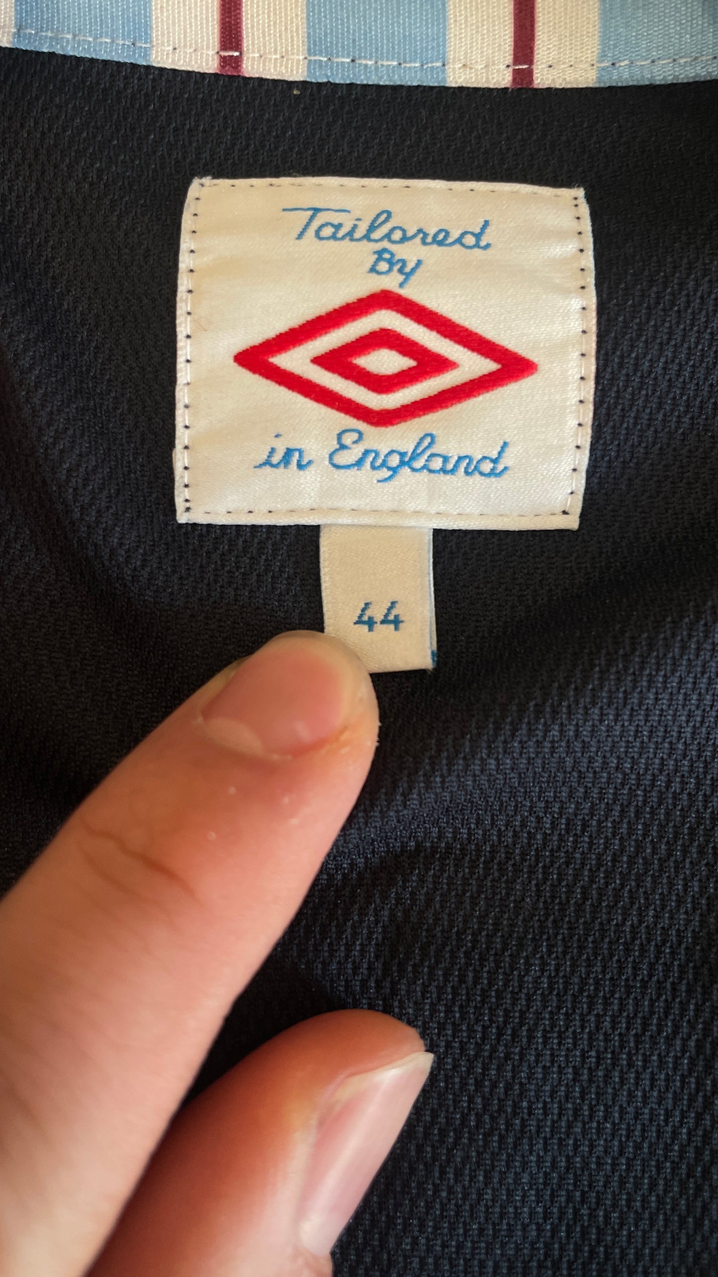 Manchester City 10-11 Away - AGUERO #16 - L