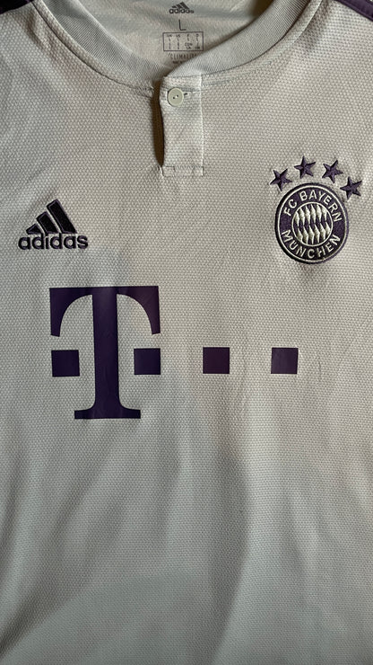 Bayern Munich 18/19 Away - JAMES #11 - L