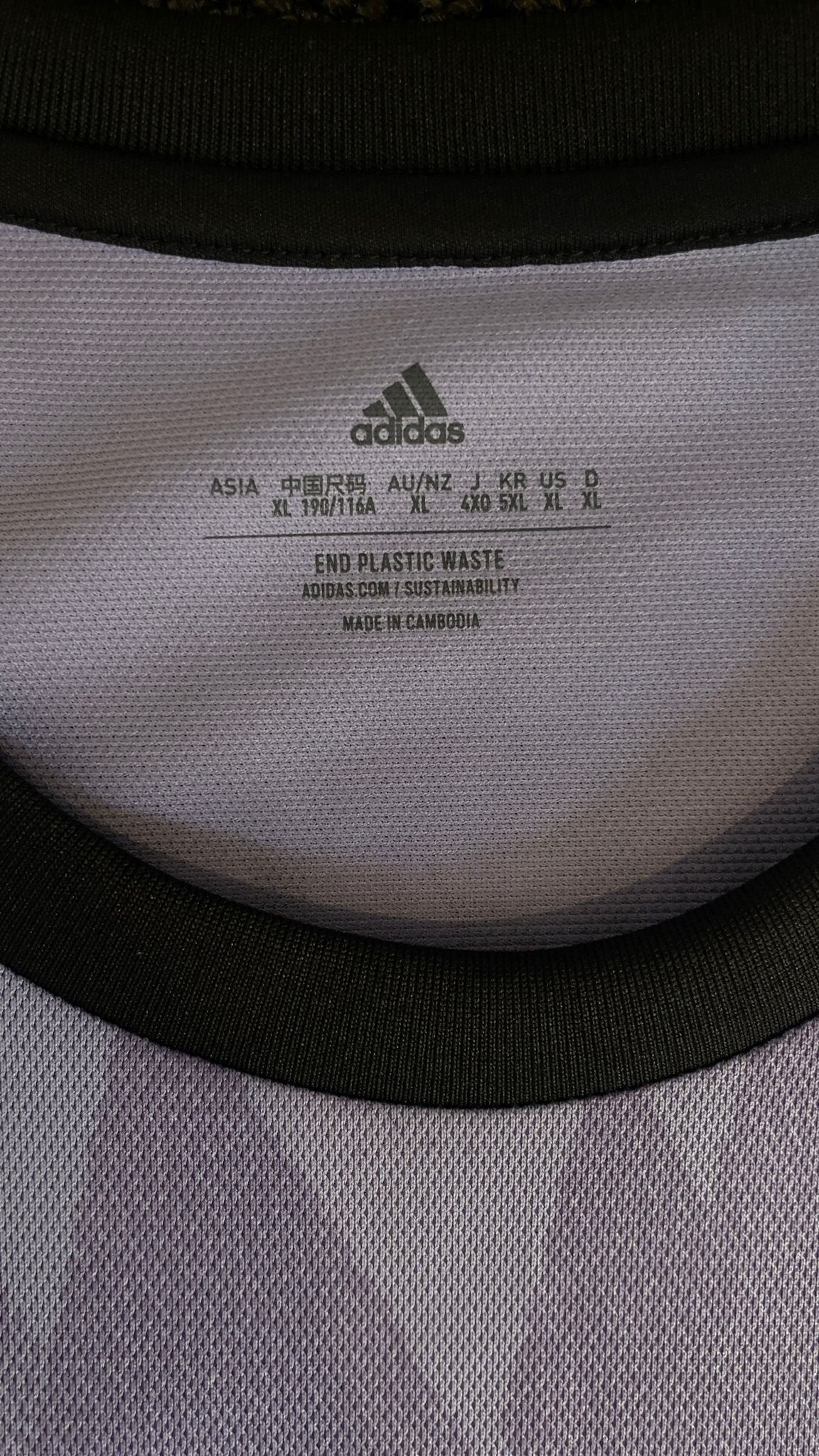Real Madrid 22/23 Away - XL - BENZEMA #9 - BNWT